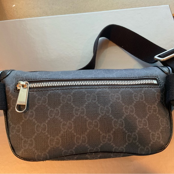 GUCCI GG Supreme Belt Bag - Pristine - Picture 5 of 9